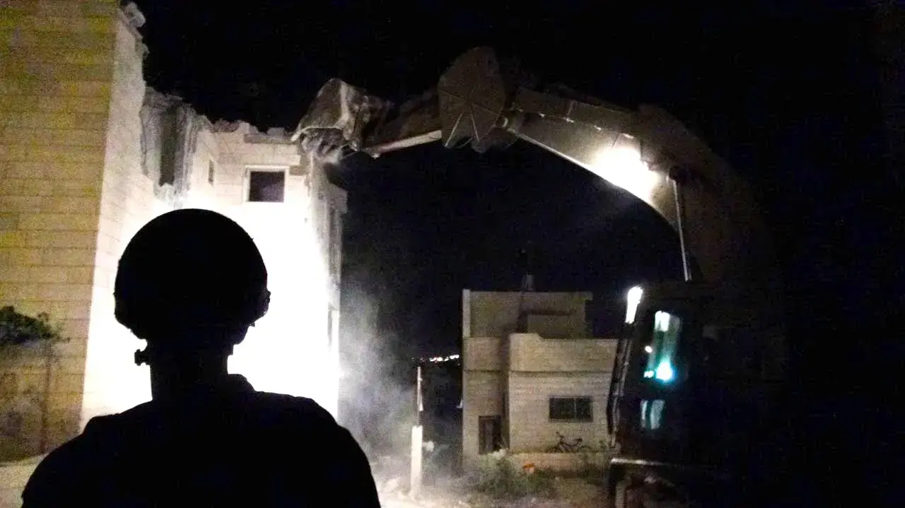 הריסת בתיהם של שני המחבלים שביצעו את הפיגוע במתחם שרונה בתל אביב. 4 באוגוסט 2016 הריסת בתיהם של שני המחבלים שביצעו את הפיגוע במתחם שרונה בתל אביב. 4 באוגוסט 2016