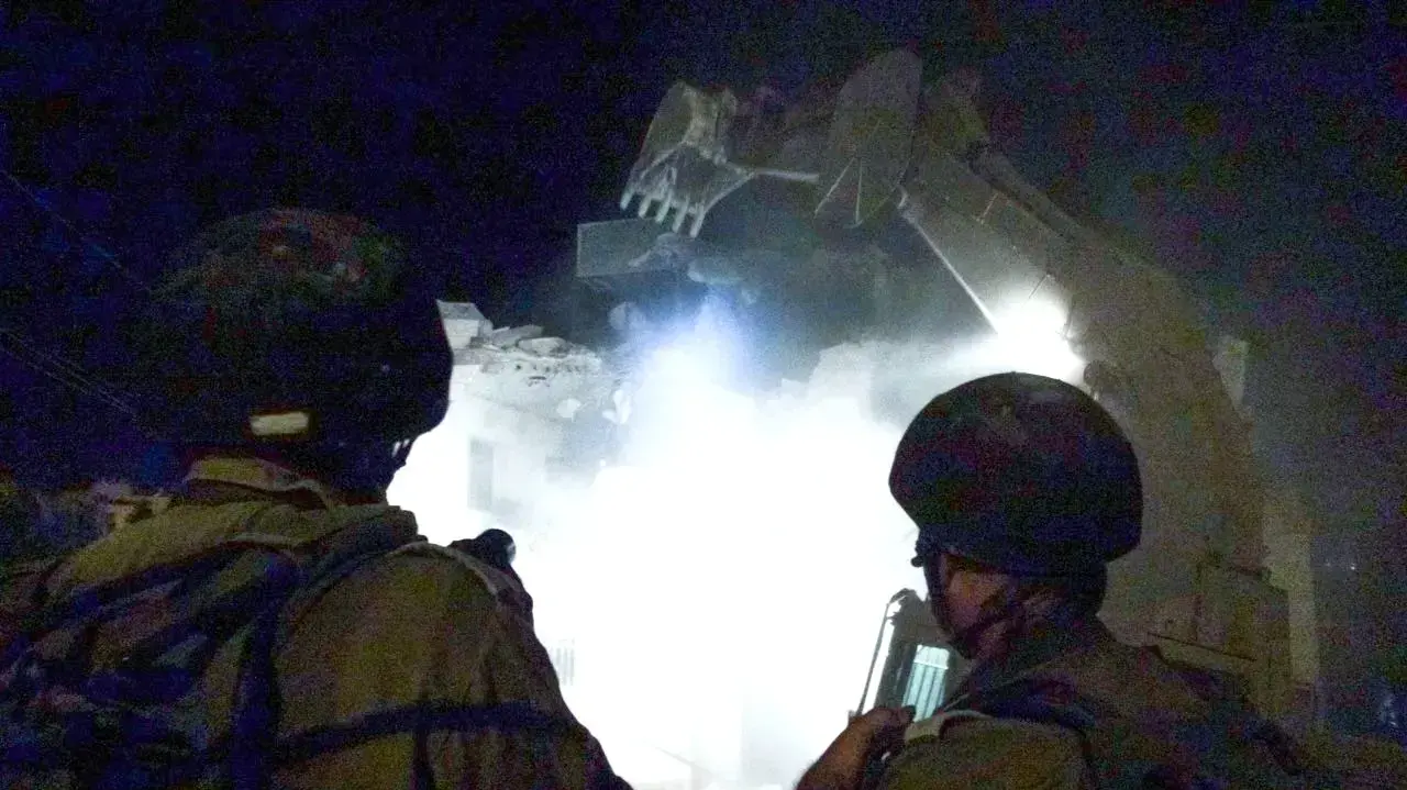 הריסת בתיהם של שני המחבלים שביצעו את הפיגוע במתחם שרונה בתל אביב. 4 באוגוסט 2016 הריסת בתיהם של שני המחבלים שביצעו את הפיגוע במתחם שרונה בתל אביב. 4 באוגוסט 2016