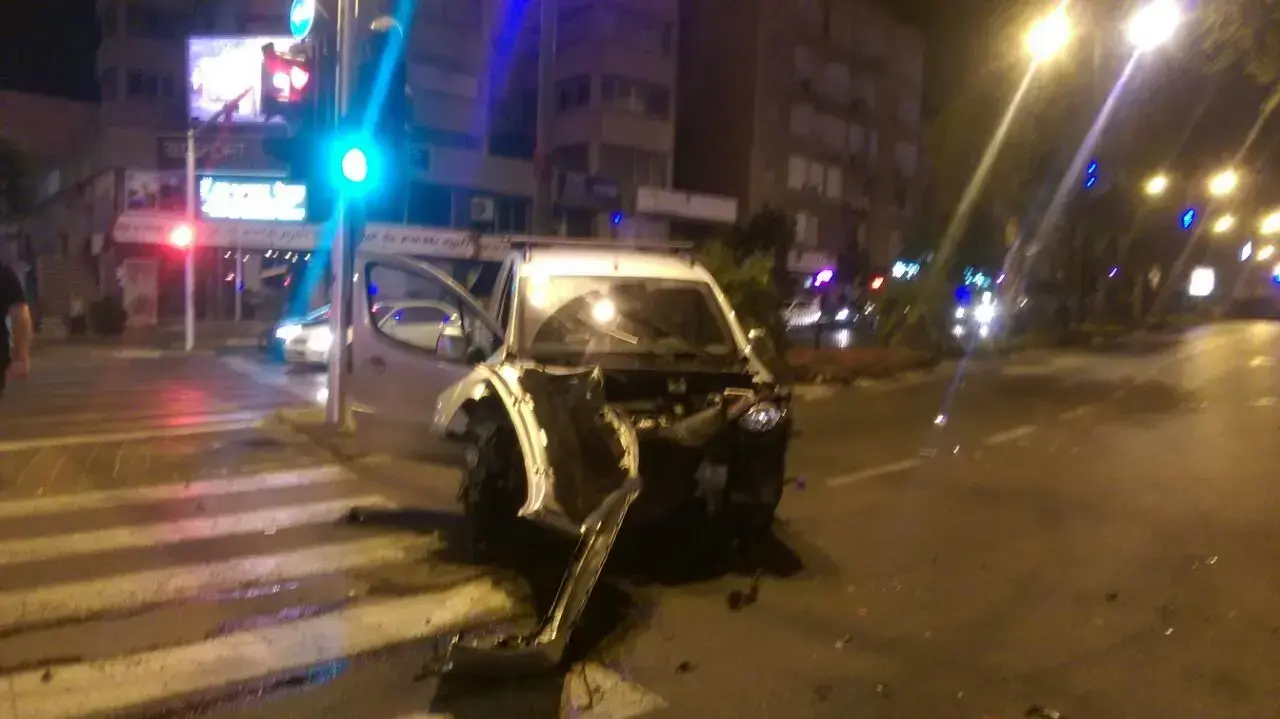צעיר כבן 20 נהרג בתאונת דרכים בנתניה, 5 באוגוסט 2016 צעיר כבן 20 נהרג בתאונת דרכים בנתניה, 5 באוגוסט 2016