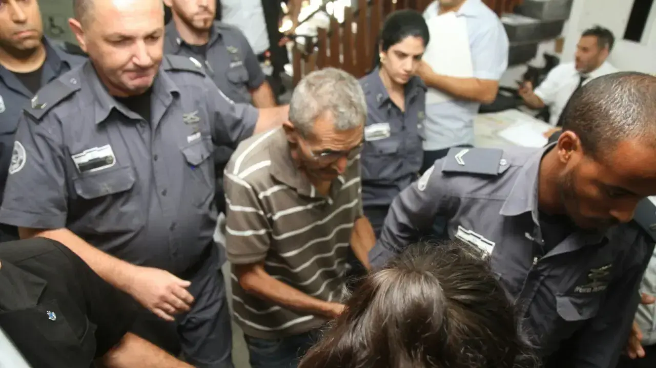 הארכת מעצר לנהג המשאית כמאל דיאב, שהיה מעורב בתאונת הדרכים בצומת פוריידיס, בימ"ש השלום חדרה. אוגוסט 2016 הארכת מעצר לנהג המשאית כמאל דיאב, שהיה מעורב בתאונת הדרכים בצומת פוריידיס, בימ"ש השלום חדרה. אוגוסט 2016