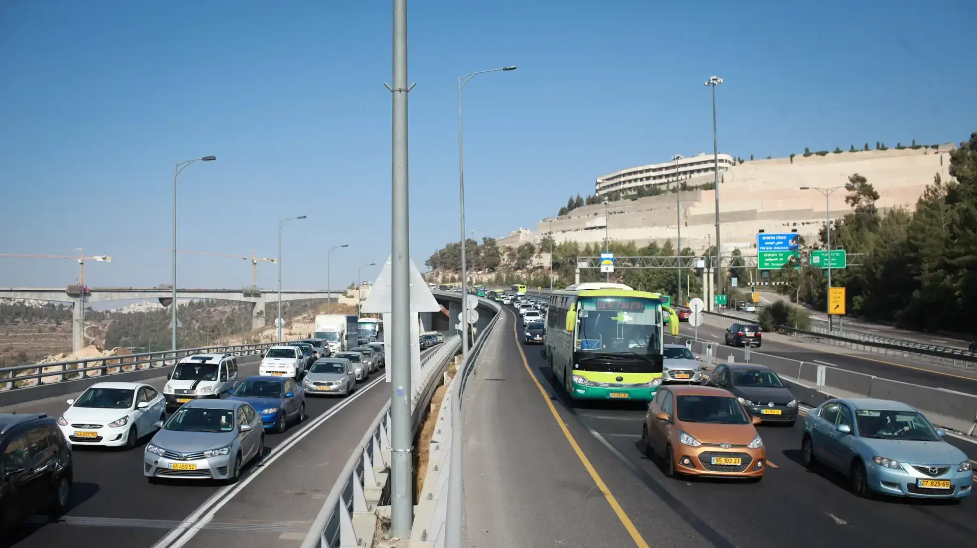 פקקים ליד הר המנוחות, ירושלים. 8 באוגוסט 2016 פקקים ליד הר המנוחות, ירושלים. 8 באוגוסט 2016