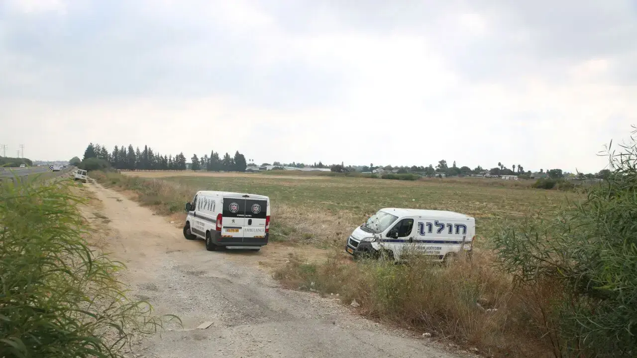 זירת מציאת הגופה סמוך לכביש 40 באזור צומת ביל"ן. 14 באוגוסט 2016 זירת מציאת הגופה סמוך לכביש 40 באזור צומת ביל"ן. 14 באוגוסט 2016
