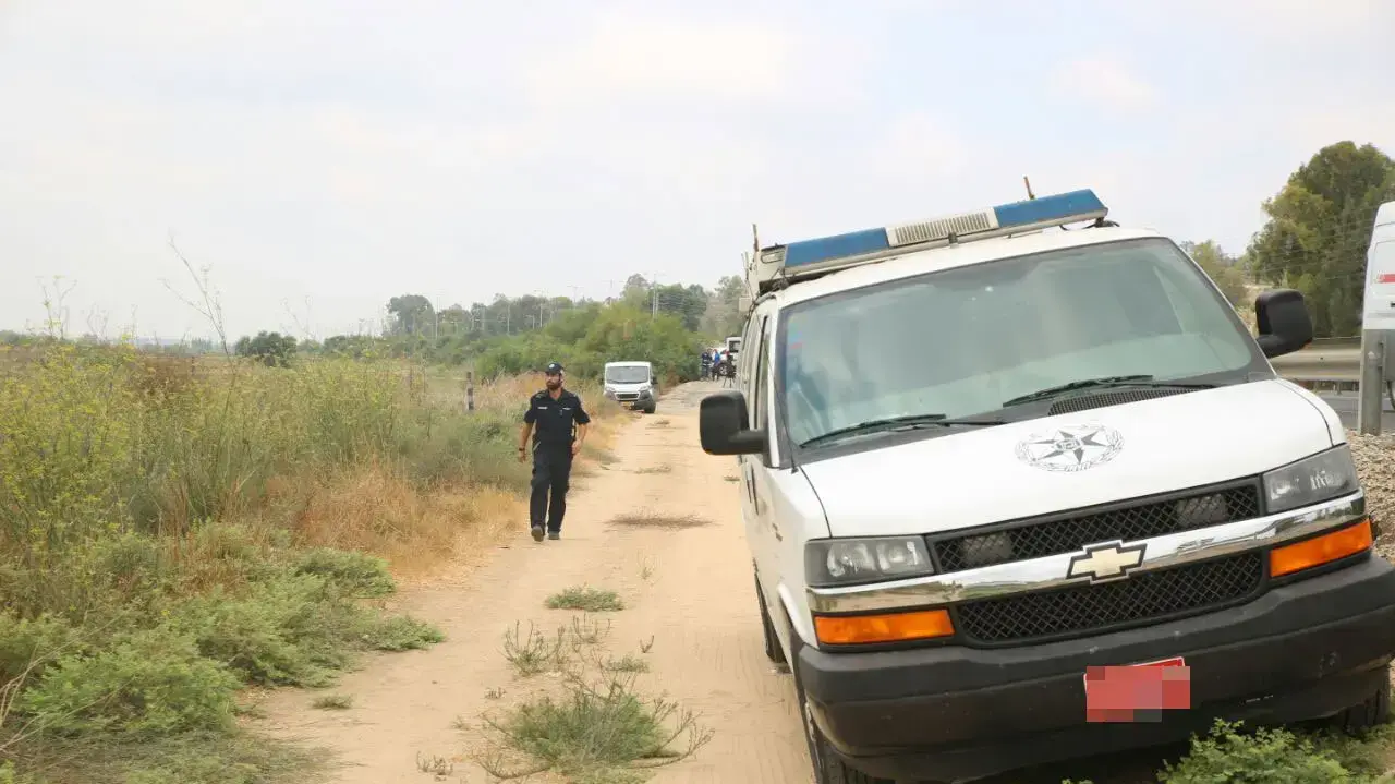 זירת מציאת הגופה סמוך לכביש 40 באזור צומת ביל"ן. 14 באוגוסט 2016 זירת מציאת הגופה סמוך לכביש 40 באזור צומת ביל"ן. 14 באוגוסט 2016