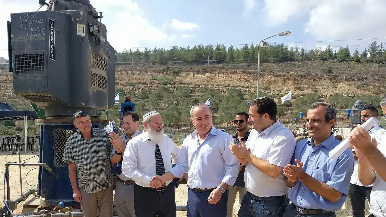 חניכת קידוח המים אריאל 1 בשומרון. 15 באוגוסט 2016 חניכת קידוח המים אריאל 1 בשומרון. 15 באוגוסט 2016