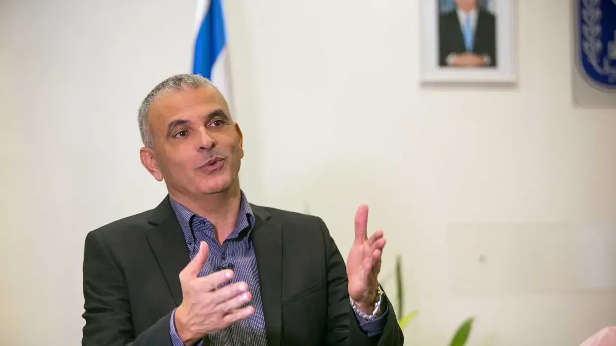 שר האוצר משה כחלון בלשכתו במשרד האוצר בירושלים שר האוצר משה כחלון בלשכתו במשרד האוצר בירושלים