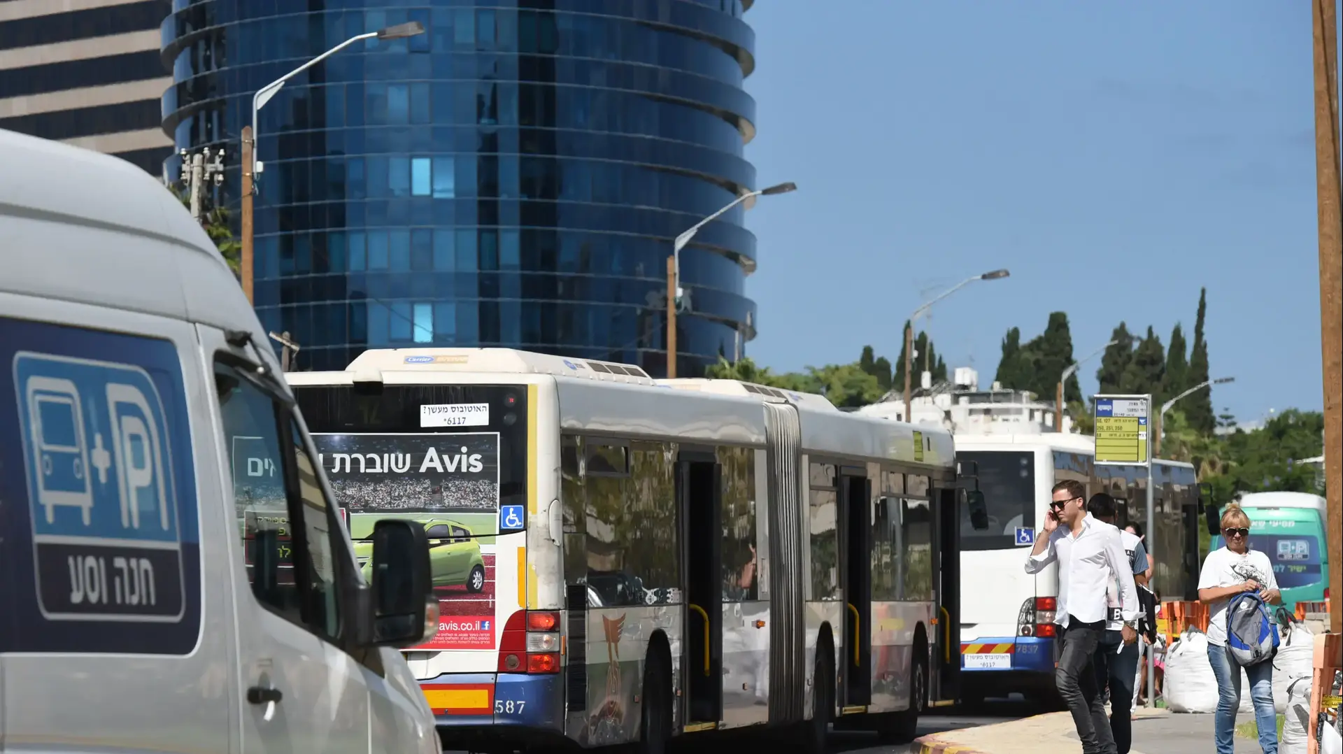 נתצים תחבורה ציבורית בצומת מעריב באזור בניית הרכבת הקלה, אוגוסט 2016 נתצים תחבורה ציבורית בצומת מעריב באזור בניית הרכבת הקלה, אוגוסט 2016