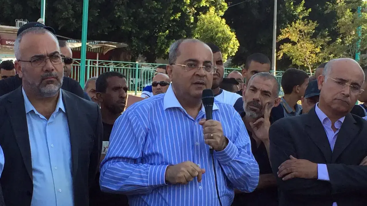 הפגנת משפחת ג'רושי נגד השוטר שירה בבן משפחה, מול בניין העירייה, רמלה. 17 באוגוסט 2016