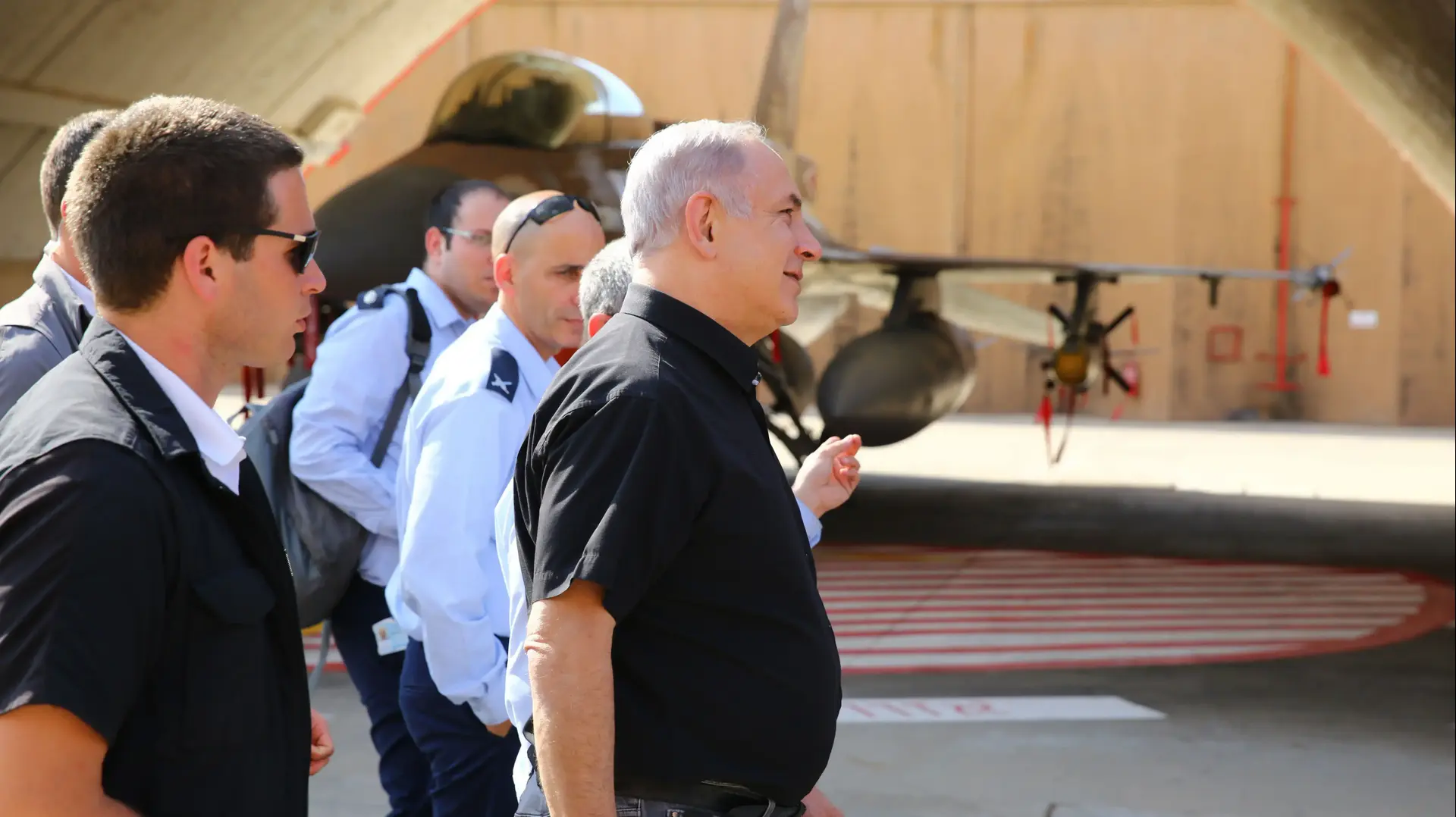 ראש הממשלה בנימין נתניהו בביקור בבסיס תל נוף של חיל האוויר, 17 באוגוסט 2016 ראש הממשלה בנימין נתניהו בביקור בבסיס תל נוף של חיל האוויר, 17 באוגוסט 2016