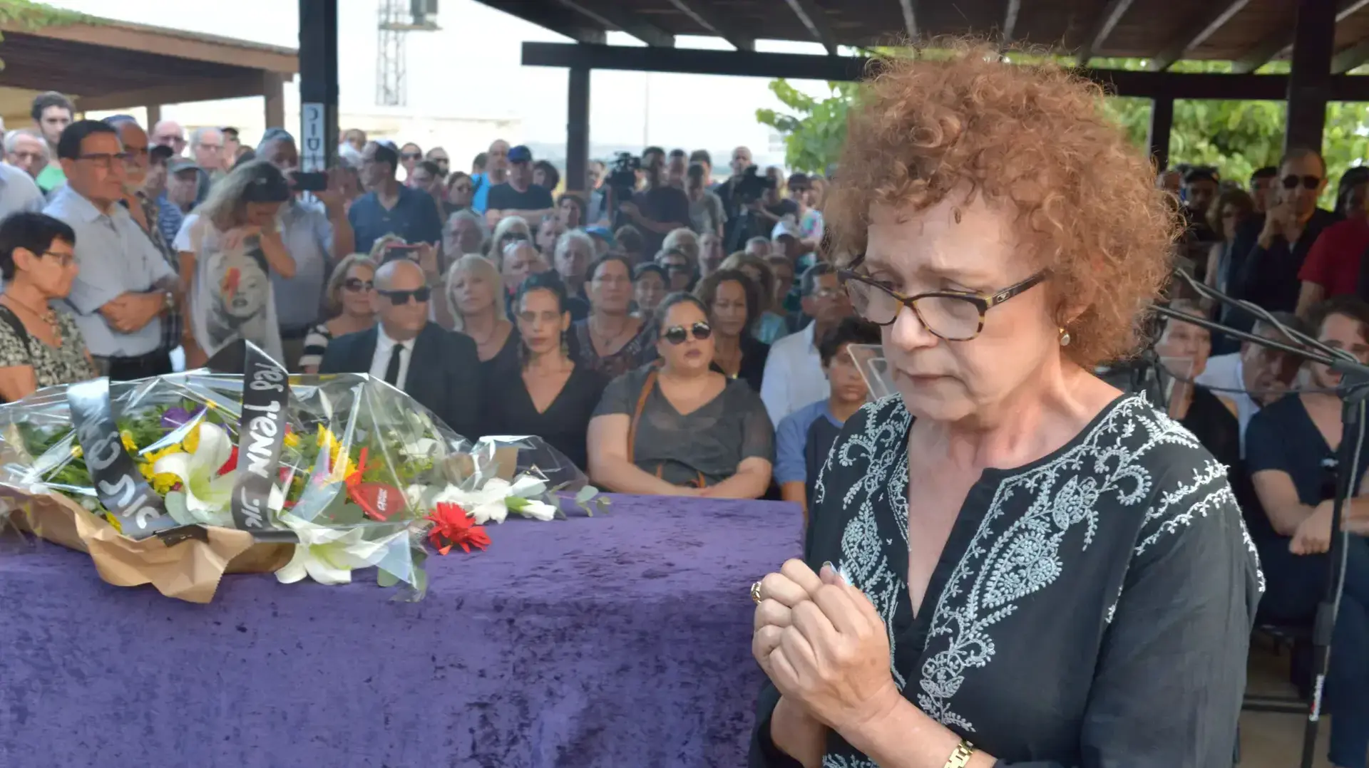 חני ליבנה בהלווית נחום היימן חני ליבנה בהלווית נחום היימן