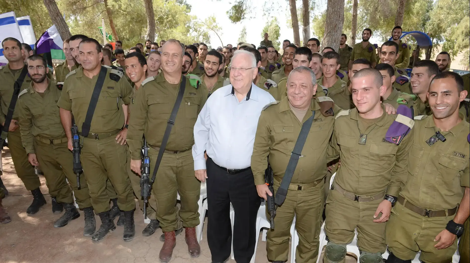 נשיא המדינה ראובן ריבלין נפגש עם חיילים המשרתים בעוטף עזה. 23 באוגוסט 2016 נשיא המדינה ראובן ריבלין נפגש עם חיילים המשרתים בעוטף עזה. 23 באוגוסט 2016