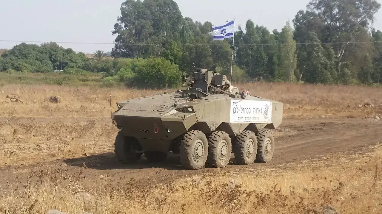 נגמ"ש ה'איתן' בנסיעה ראשונה ברמת הגולן. אוגוסט 2016 נגמ"ש ה'איתן' בנסיעה ראשונה ברמת הגולן. אוגוסט 2016