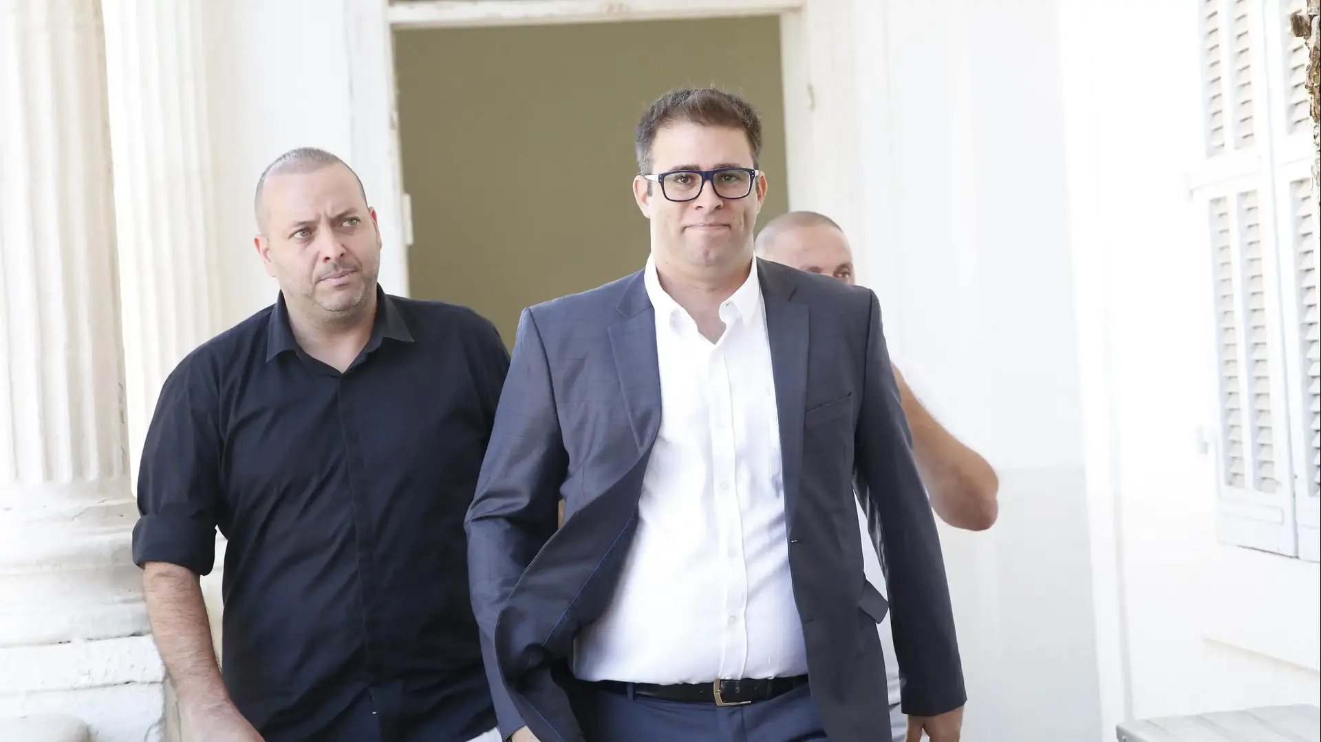ח"כ אורן חזן במשפטו של אלאור אזריה, בית הדין הצבאי יפו. אוגוסט 2016 ח"כ אורן חזן במשפטו של אלאור אזריה, בית הדין הצבאי יפו. אוגוסט 2016