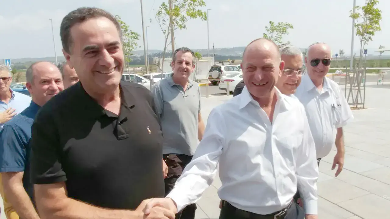 שר התחבורה ישראל כץ  בביקור באתר הבנייה של תחנת רכבת העמק  כפר ברוך