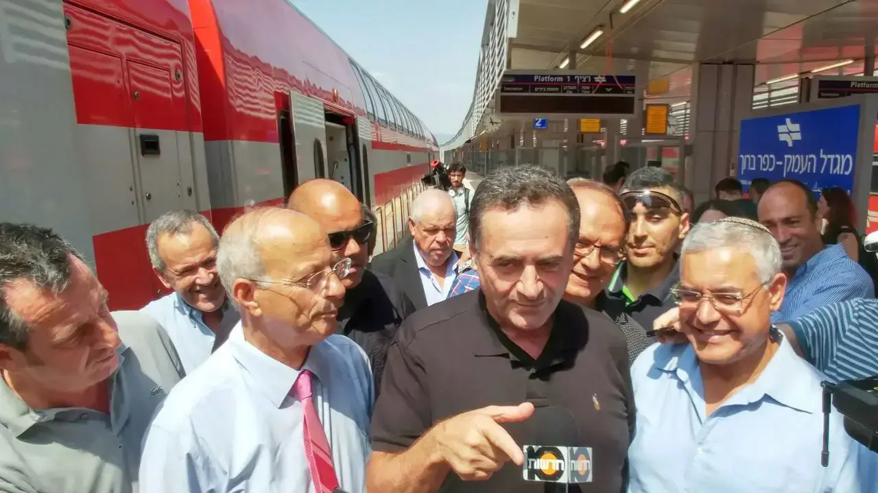 נסיעת הבכורה של רכבת העמק - שר התחבורה ישראל כץ