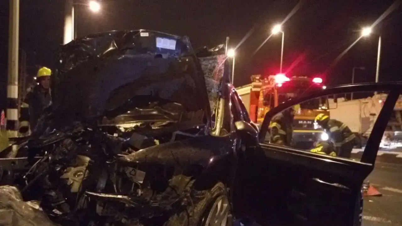 גבר כבן 50 נהרג בתאונת דרכים בין אוטובוס למכונית בכביש 65, ליד אום אל-פחם, 30 באוגוסט 2016