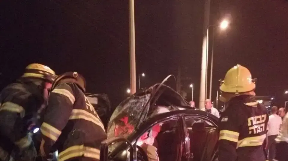 גבר כבן 50 נהרג בתאונת דרכים בין אוטובוס למכונית בכביש 65, ליד אום אל-פחם, 30 באוגוסט 2016 גבר כבן 50 נהרג בתאונת דרכים בין אוטובוס למכונית בכביש 65, ליד אום אל-פחם, 30 באוגוסט 2016