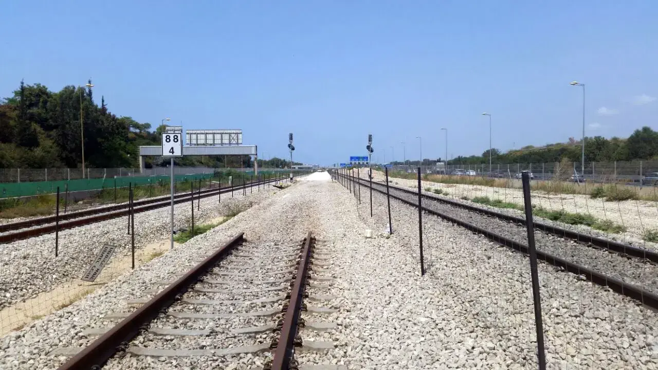 עבודות התשתית ברכבת, בסמוך לתחנת תל אביב האוניברסיטה, ספטמבר 2016 עבודות התשתית ברכבת, בסמוך לתחנת תל אביב האוניברסיטה, ספטמבר 2016