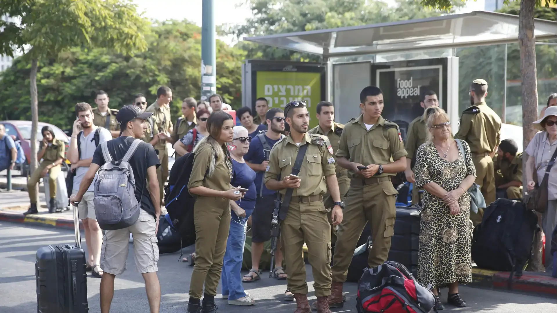 עומס בתחנת רכבת ארלוזורוב, תל אביב. 4 בספטמבר 2016 עומס בתחנת רכבת ארלוזורוב, תל אביב. 4 בספטמבר 2016