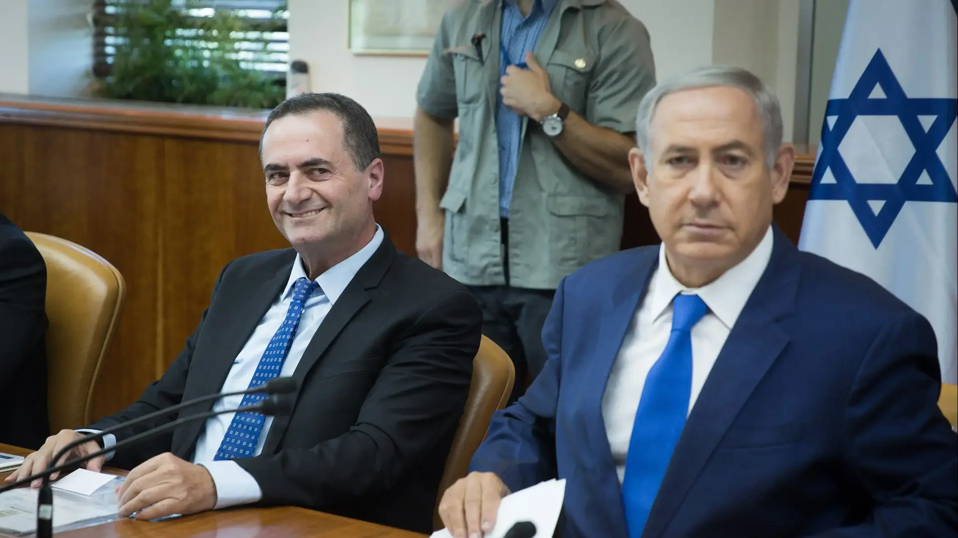 ראש הממשלה בנימין נתניהו ושר התחבורה ישראל כץ. ישיבת ממשלה 4 בספטמבר 2016