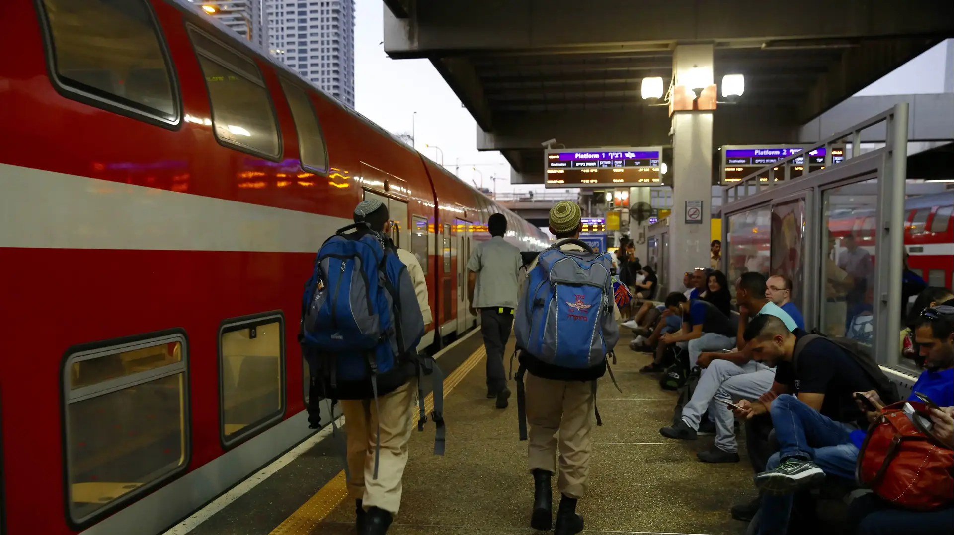 חידשו תנועת הרכבות מתל אביב לחיפה חידשו תנועת הרכבות מתל אביב לחיפה