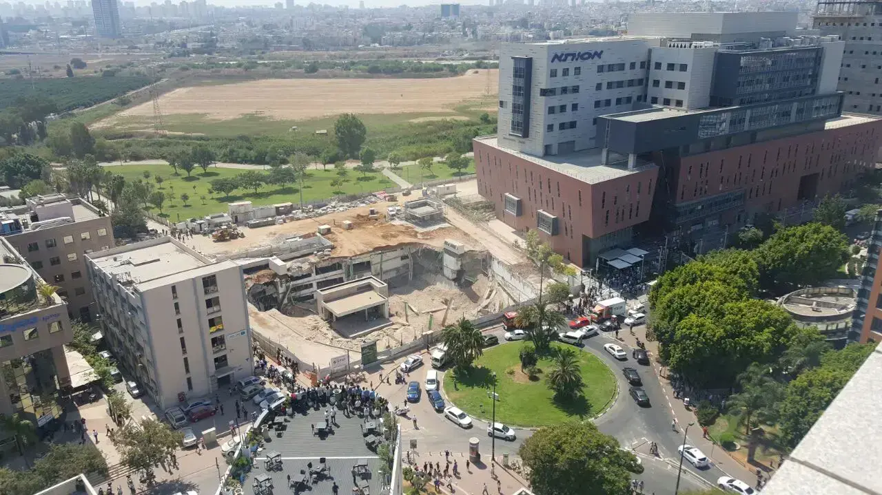 קריסת מבנה באתר בנייה ברמת החייל בתל אביב. 5 בספטמבר 2016 קריסת מבנה באתר בנייה ברמת החייל בתל אביב. 5 בספטמבר 2016