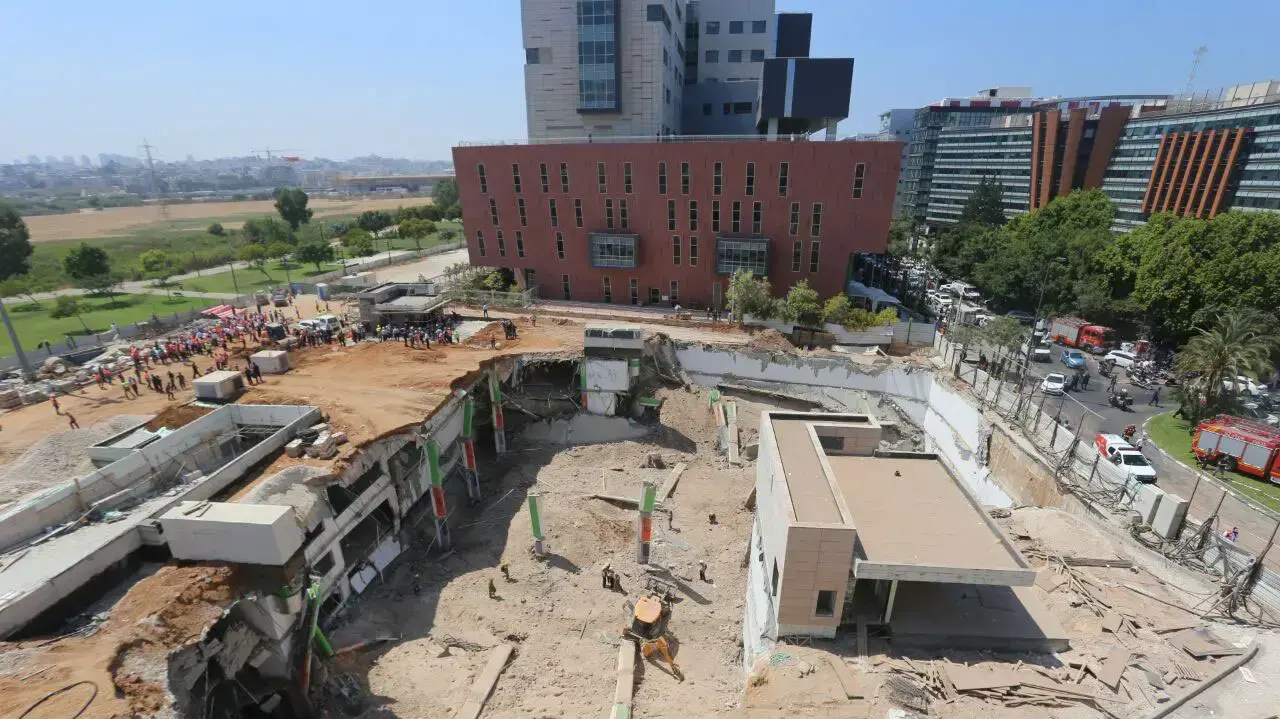 קריסת חניון באתר בנייה ברמת החייל שבתל אביב. 5 בספטמבר 2016 קריסת חניון באתר בנייה ברמת החייל שבתל אביב. 5 בספטמבר 2016
