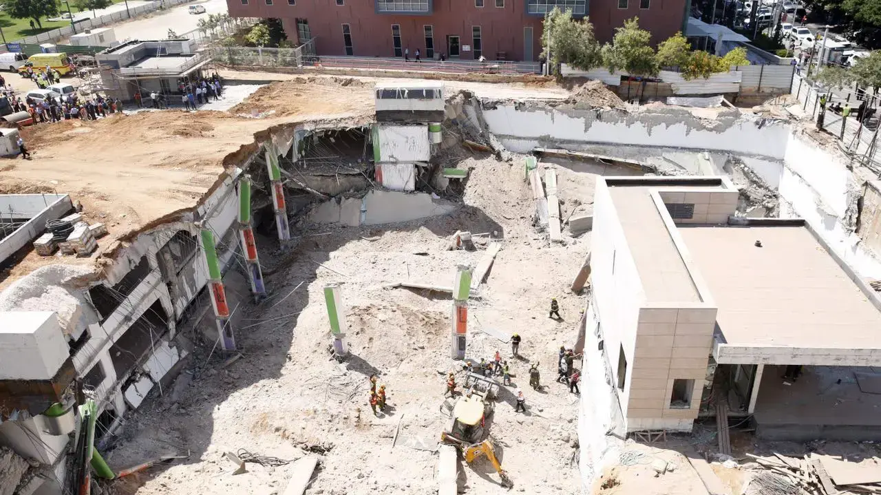 זירת חילוץ פצועים - קריסת הבניין ברמת החייל זירת חילוץ פצועים - קריסת הבניין ברמת החייל