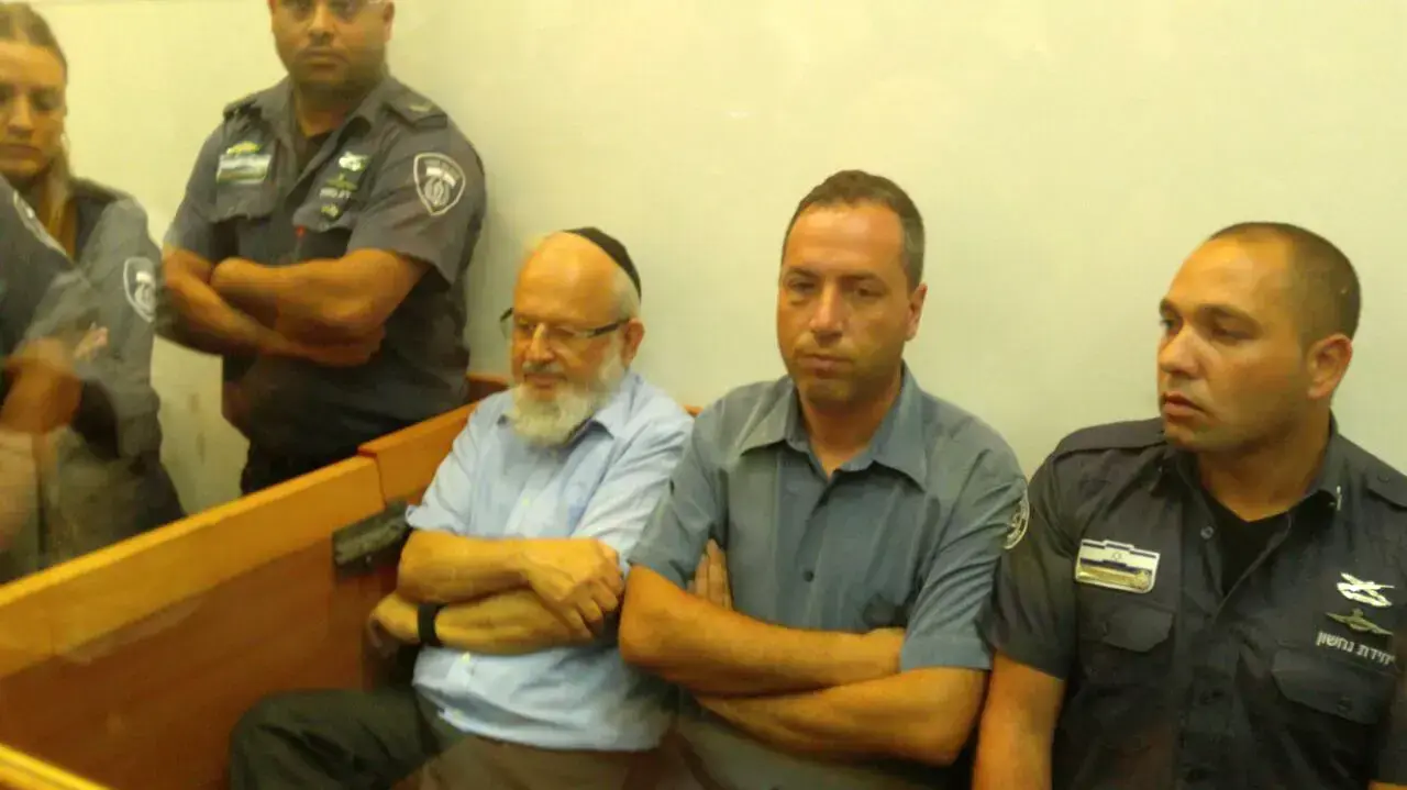 אברהם תשובה ועו"ד צפריר פיירברג ואברהם גוגי בית משפט השלום ראשל"צ אברהם תשובה ועו"ד צפריר פיירברג ואברהם גוגי בית משפט השלום ראשל"צ