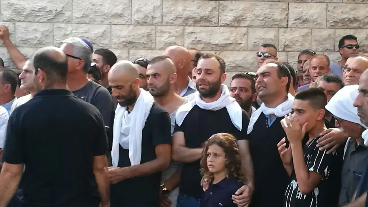 הלווייתו של מוניר נבואני, שראש מועצת ג'וליס סלמאן עמאר חשוד שירה בו הלווייתו של מוניר נבואני, שראש מועצת ג'וליס סלמאן עמאר חשוד שירה בו
