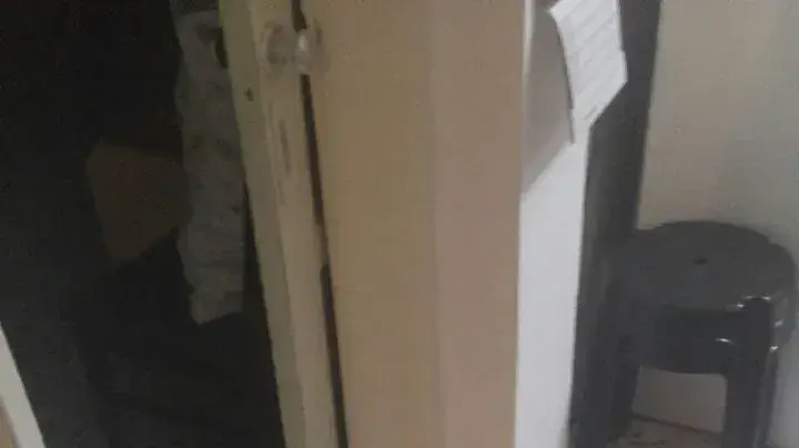 שלושה חרדים נעצרו בחשד שהתפרעו בביתו של רב העיר קריית גת במחאה על הסכם בין צה"ל לחב"ד, 8 בספטמבר 2016 שלושה חרדים נעצרו בחשד שהתפרעו בביתו של רב העיר קריית גת במחאה על הסכם בין צה"ל לחב"ד, 8 בספטמבר 2016