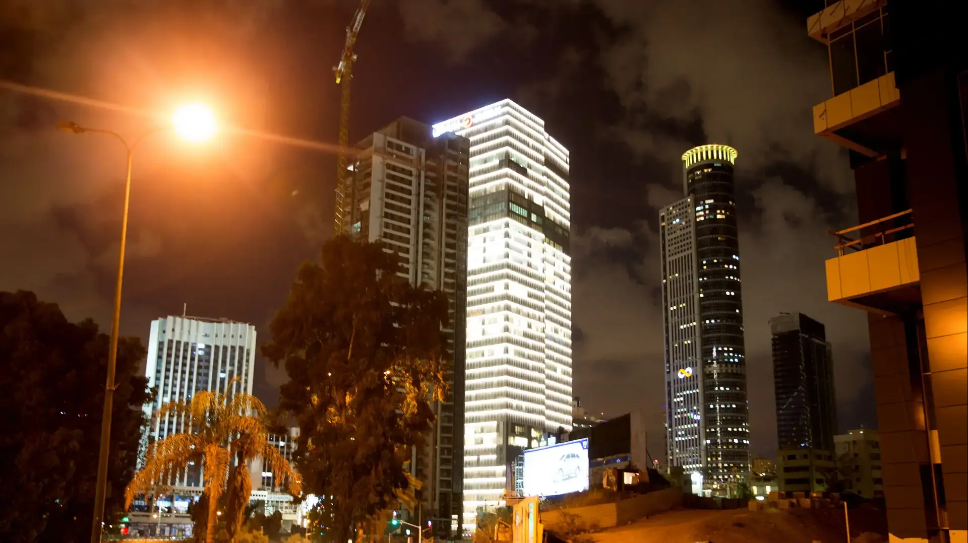 בית אמות במתחם הבורסה ברמת גן, ספטמבר 2016 בית אמות במתחם הבורסה ברמת גן, ספטמבר 2016