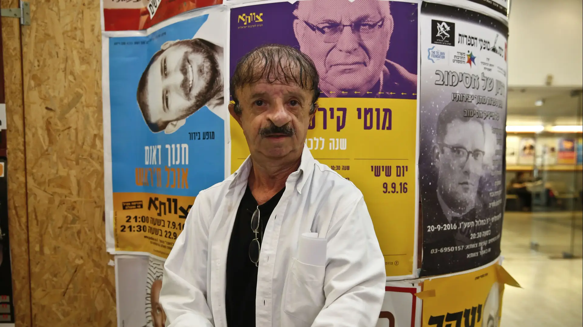 : דובי גל בארוע מחווה למוטי קירשנבאום במלאת שנה למותו, תיאטרון צוותא 9 בספטמבר 2016 : דובי גל בארוע מחווה למוטי קירשנבאום במלאת שנה למותו, תיאטרון צוותא 9 בספטמבר 2016