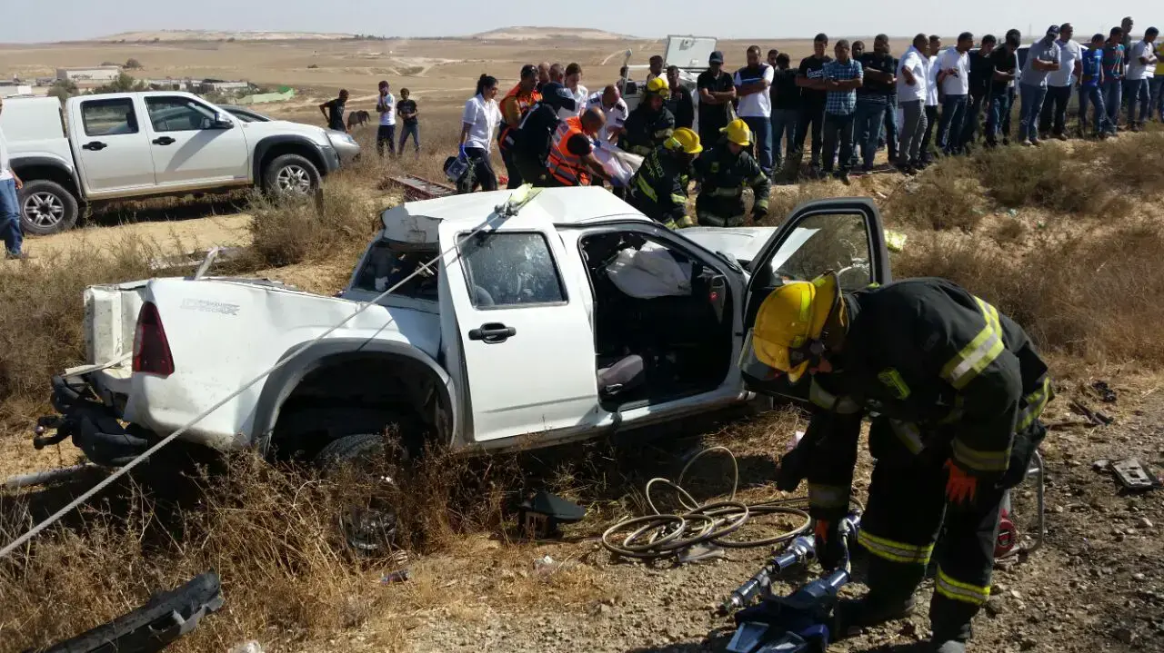 שני הרוגים ושני פצועים קשה בתאונת דרכים בכביש 310 באזור רהט שבנגב, 12 בספטמבר 2016 שני הרוגים ושני פצועים קשה בתאונת דרכים בכביש 310 באזור רהט שבנגב, 12 בספטמבר 2016