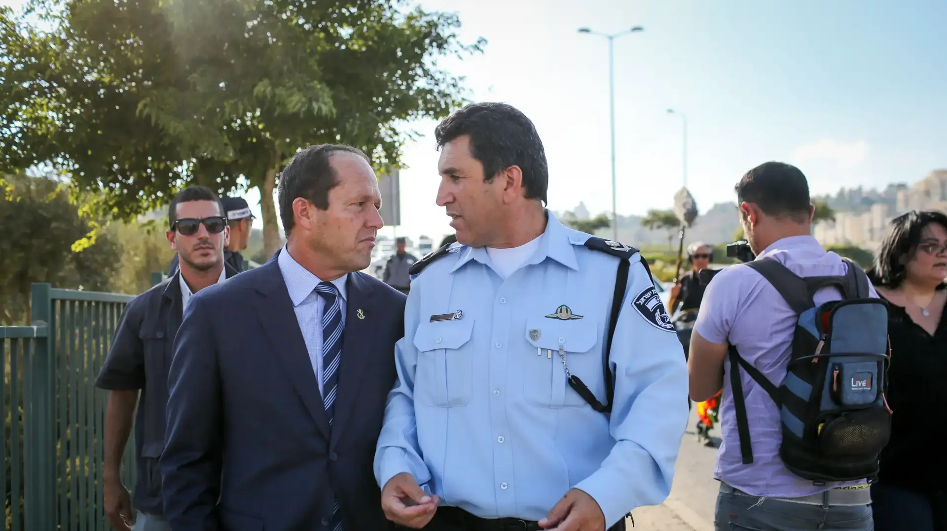 סנ"צ יורם הלוי מפקד מחוז ירושלים וניר ברקת ראש עיריית ירושלים סמוך למקום בו נהרג אלכסנדר לבלוביץ. ירושלים 13 בספטמבר 2016 סנ"צ יורם הלוי מפקד מחוז ירושלים וניר ברקת ראש עיריית ירושלים סמוך למקום בו נהרג אלכסנדר לבלוביץ. ירושלים 13 בספטמבר 2016