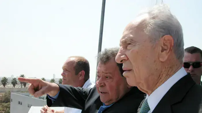 שמעון פרס ובנימין בן אליעזר שמעון פרס ובנימין בן אליעזר