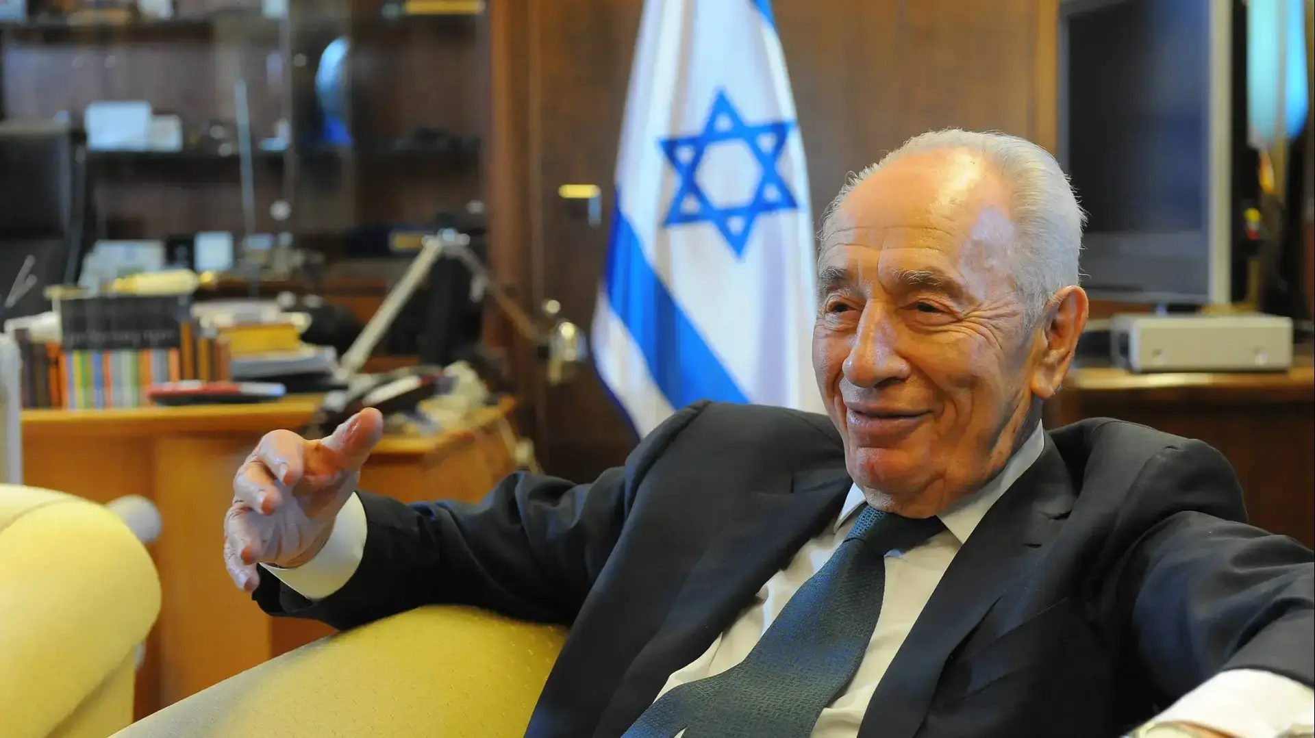 שמעון פרס, נשיא המדינה התשיעי. משכן הנשיא אפריל 2014 שמעון פרס, נשיא המדינה התשיעי. משכן הנשיא אפריל 2014