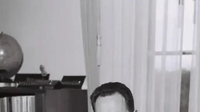 שמעון פרס מתמנה למנכ"ל שר הביטחון, 1953