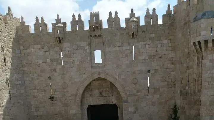 זירת ניסיון פיגוע דקירה בשער שכם, ירושלים, 16 בספטמבר 2016 זירת ניסיון פיגוע דקירה בשער שכם, ירושלים, 16 בספטמבר 2016