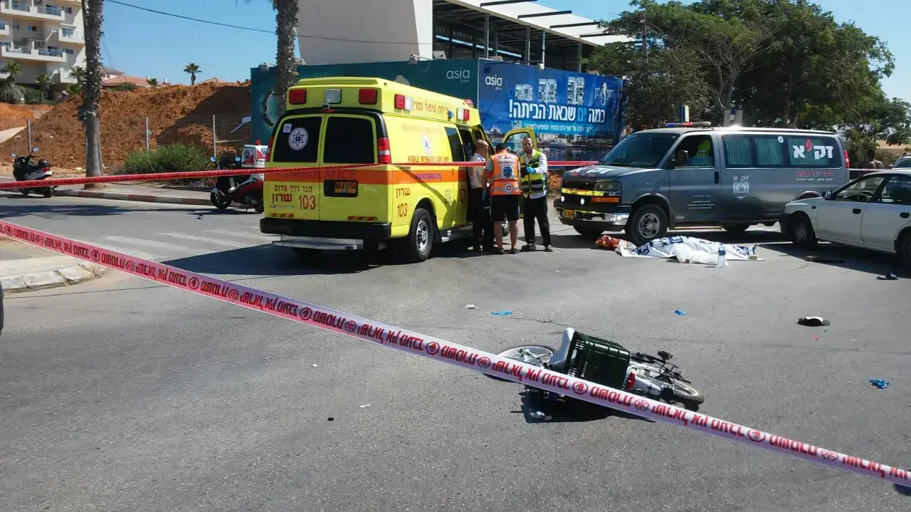 זירת דריסה של רוכב אופניים חשמליים בחדרה, ספטמבר 2016 זירת דריסה של רוכב אופניים חשמליים בחדרה, ספטמבר 2016