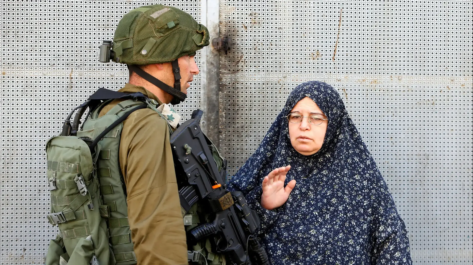 זירת פיגוע דקירה בתל רומיידה, חברון, 17 בספטמבר 2016 זירת פיגוע דקירה בתל רומיידה, חברון, 17 בספטמבר 2016