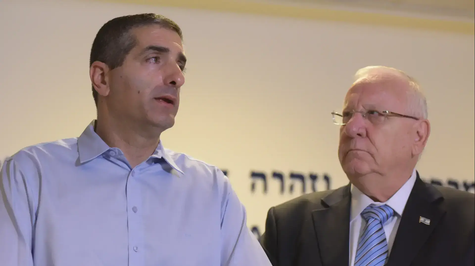 נשיא המדינה ראובן ריבלין מבקר את שמעון פרס בבית החולים שיבא בתל השומר נשיא המדינה ראובן ריבלין מבקר את שמעון פרס בבית החולים שיבא בתל השומר