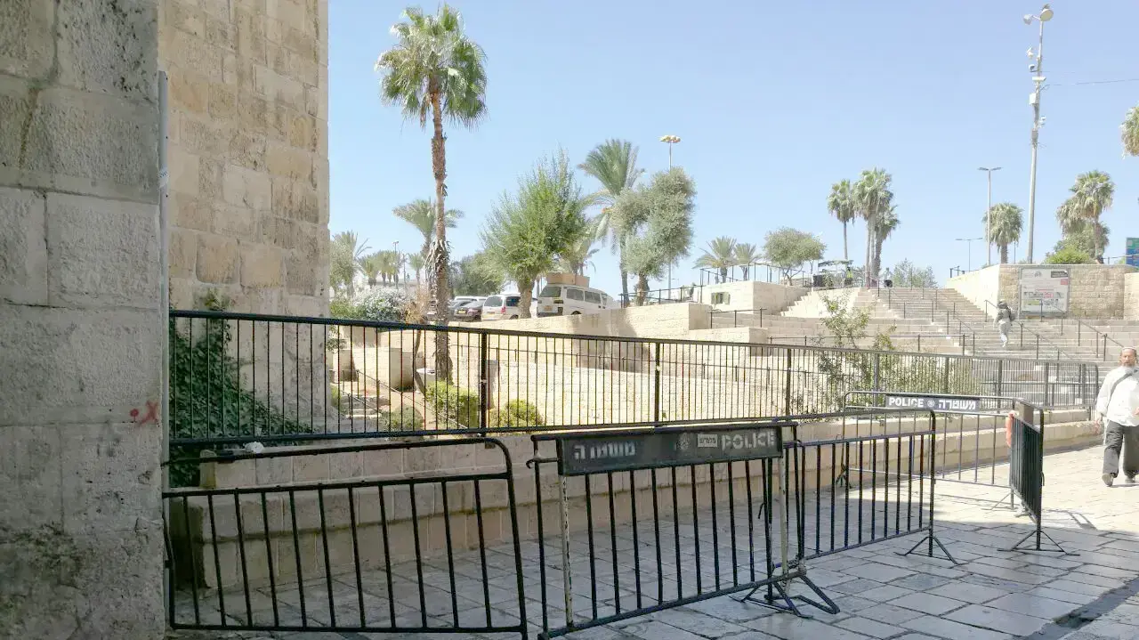 העמדה שבה בוצע פיגוע דקירה מיותמת, שער שכם, ירושלים. ספטמבר 2016 העמדה שבה בוצע פיגוע דקירה מיותמת, שער שכם, ירושלים. ספטמבר 2016