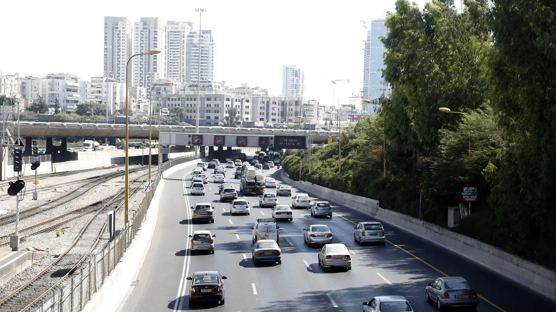 פקקים בנתיבי איילון עבודות בתחנות הרכבת בתל אביב פקקים בנתיבי איילון עבודות בתחנות הרכבת בתל אביב