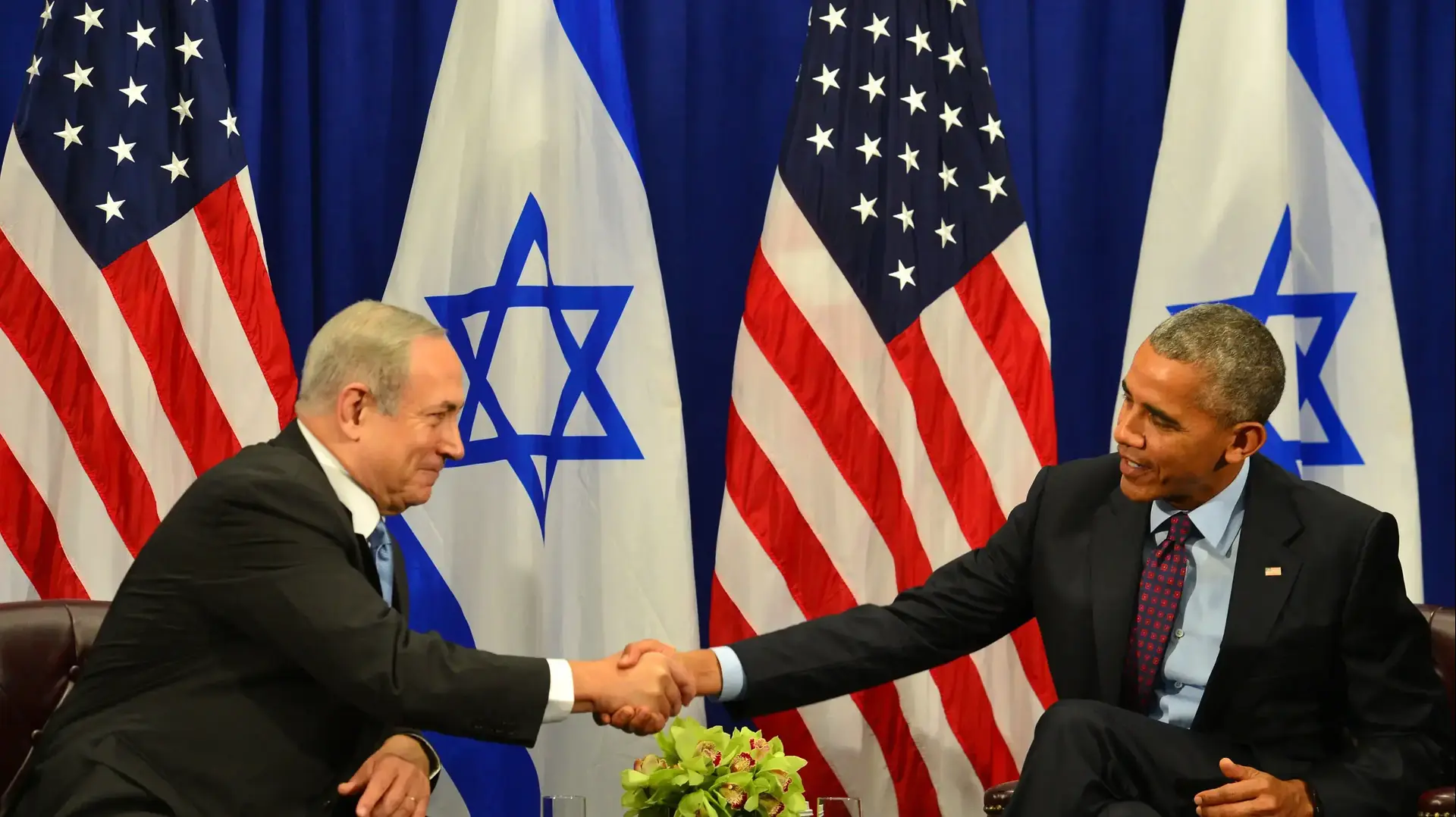 ראש הממשלה בנימין נתניהו נפגש עם נשיא ארצות הברית ברק אובמה בניו יורק. ראש הממשלה בנימין נתניהו נפגש עם נשיא ארצות הברית ברק אובמה בניו יורק.