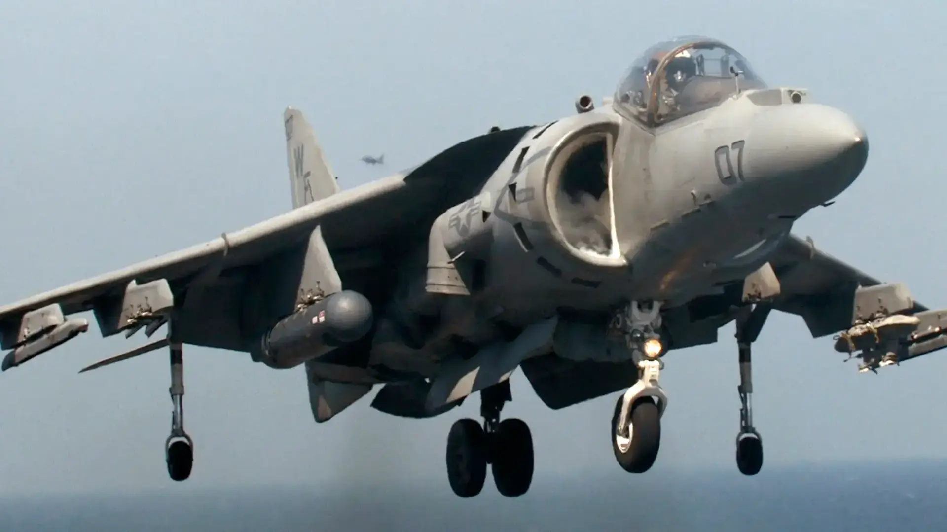מטוס קרב אמריקני מסוג AV-8B  הרייר    
