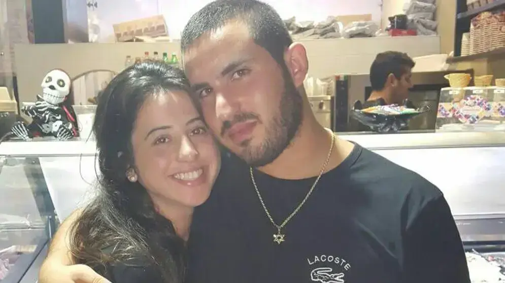 נירית ויטובסקי, שנהרגה בתאונת דרכים ליד קריית גת, עם חברה יקיר ברשתת נירית ויטובסקי, שנהרגה בתאונת דרכים ליד קריית גת, עם חברה יקיר ברשתת