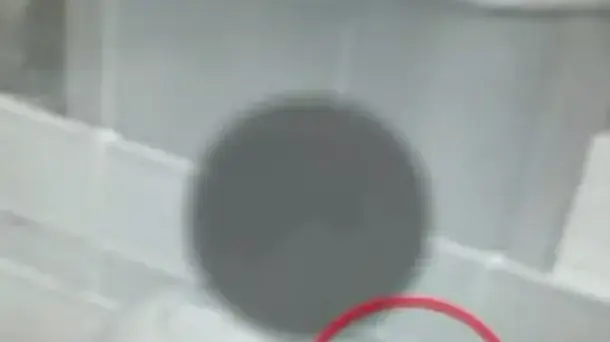 חשוד בפריצה לבתי כנסת בפתח תקווה תועד במצלמת אבטחה סופר שטרות שגנב. 23 בספטמבר 2016 חשוד בפריצה לבתי כנסת בפתח תקווה תועד במצלמת אבטחה סופר שטרות שגנב. 23 בספטמבר 2016