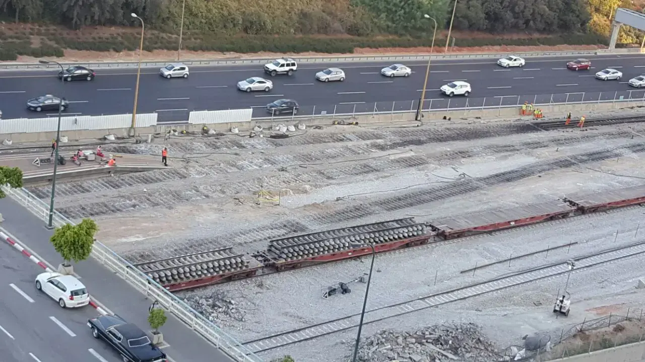 סיום עבודות התשתית על מסילת הרכבת באזור תל אביב, 24 בספטמבר 2016 סיום עבודות התשתית על מסילת הרכבת באזור תל אביב, 24 בספטמבר 2016