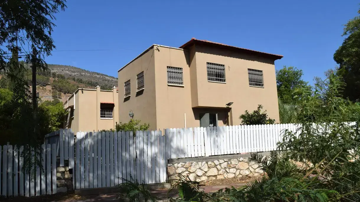 ביתו של נסים מלכה, ראש עיריית קריית שמונה. 25 בספטמבר 2016 ביתו של נסים מלכה, ראש עיריית קריית שמונה. 25 בספטמבר 2016