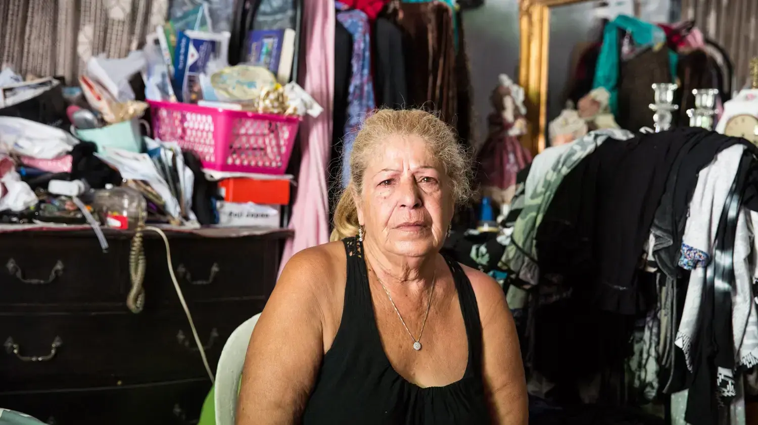 חניתה אושרי, גג ביתה בנווה צדק התמוטט עקב בניית בניין צמוד. תל אביב, ספטמבר 2016